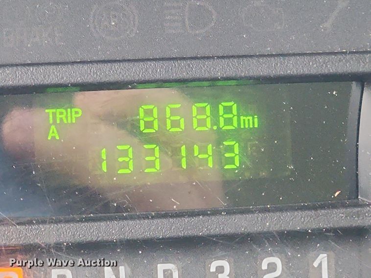 image for item MW9764 2011 Ford E350 Super Duty  utility van