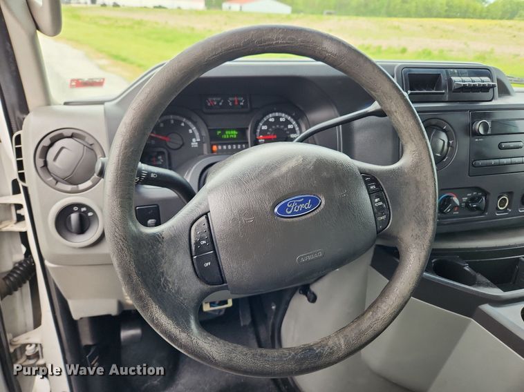 image for item MW9764 2011 Ford E350 Super Duty  utility van