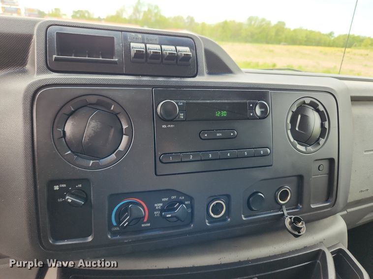 image for item MW9764 2011 Ford E350 Super Duty  utility van