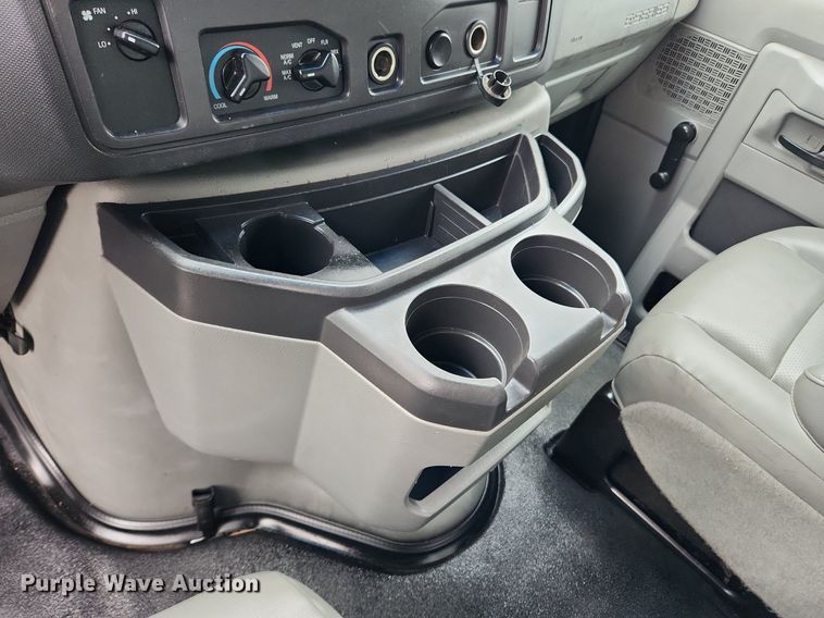 image for item MW9764 2011 Ford E350 Super Duty  utility van