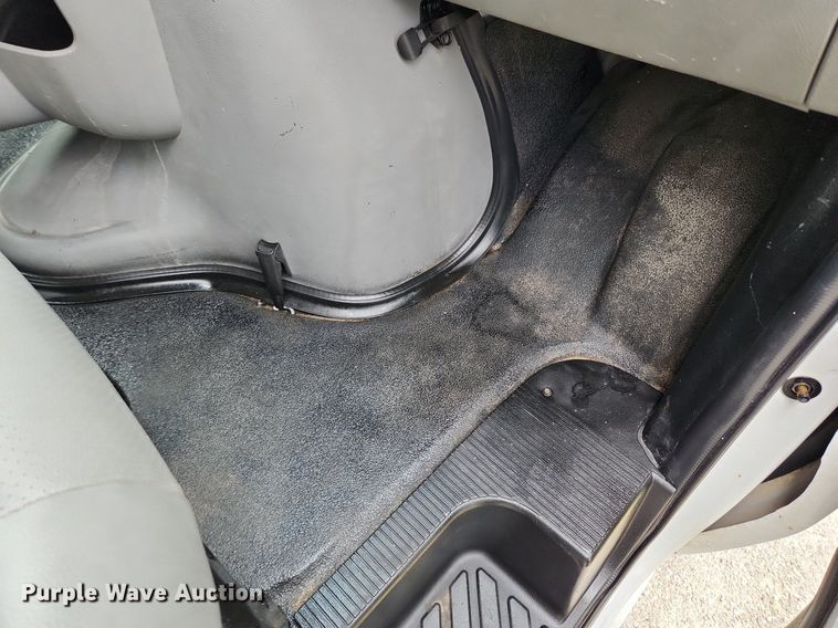 image for item MW9764 2011 Ford E350 Super Duty  utility van