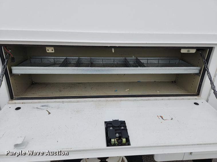 image for item MW9764 2011 Ford E350 Super Duty  utility van