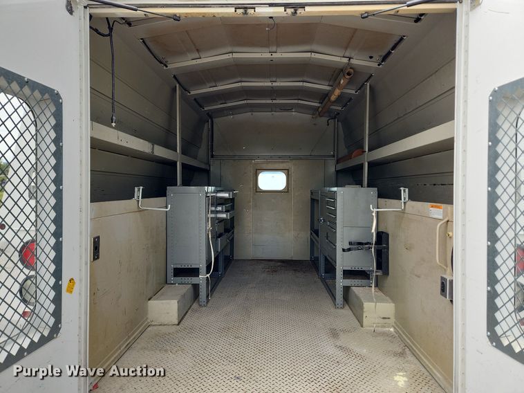 image for item MW9764 2011 Ford E350 Super Duty  utility van