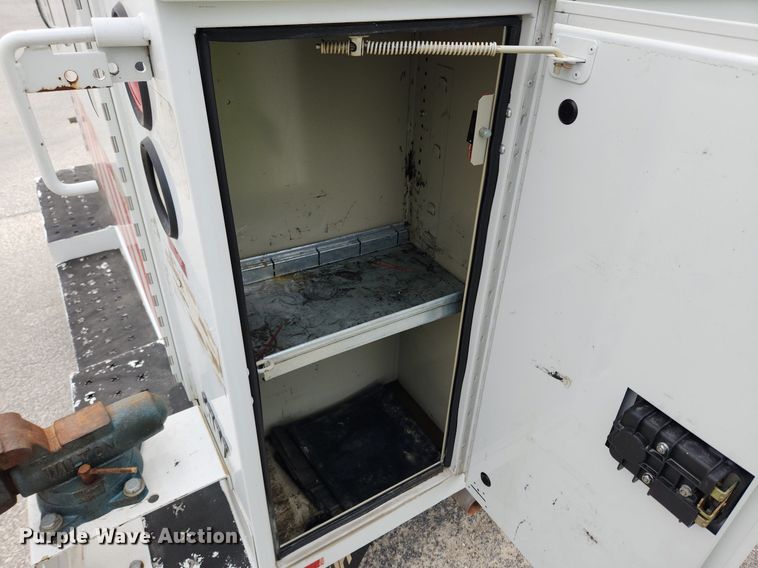 image for item MW9764 2011 Ford E350 Super Duty  utility van