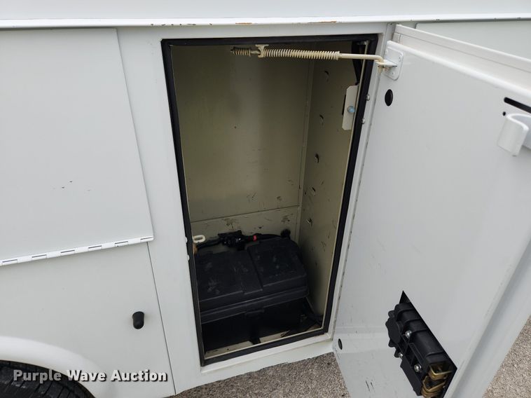 image for item MW9764 2011 Ford E350 Super Duty  utility van