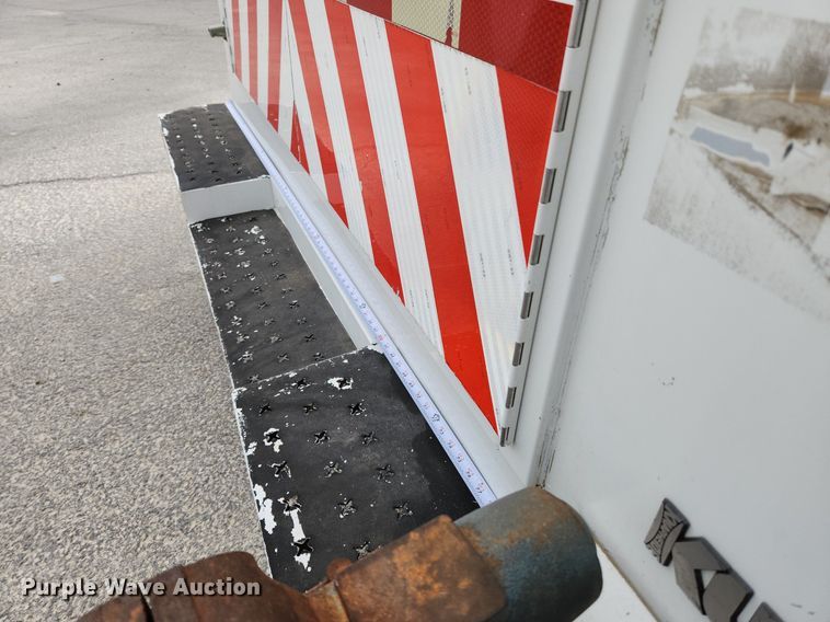 image for item MW9764 2011 Ford E350 Super Duty  utility van