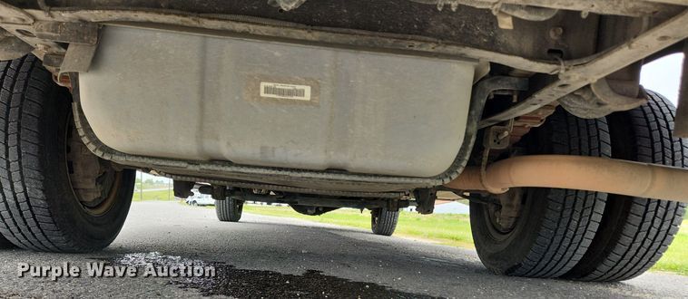 image for item MW9764 2011 Ford E350 Super Duty  utility van