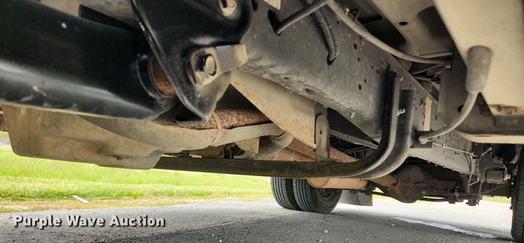 image for item MW9764 2011 Ford E350 Super Duty  utility van