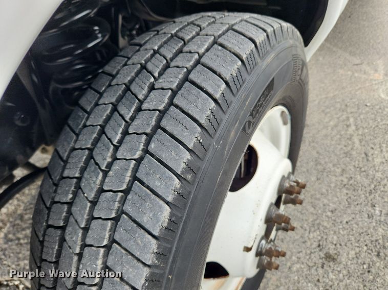 image for item MW9764 2011 Ford E350 Super Duty  utility van