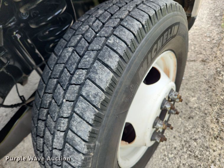 image for item MW9764 2011 Ford E350 Super Duty  utility van