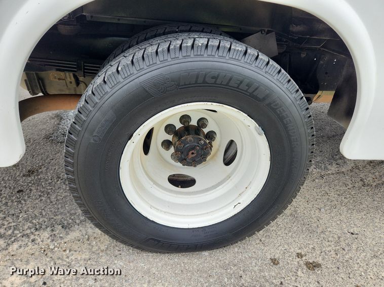 image for item MW9764 2011 Ford E350 Super Duty  utility van