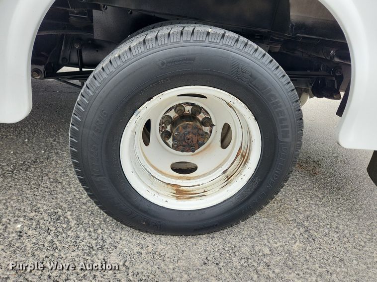 image for item MW9764 2011 Ford E350 Super Duty  utility van