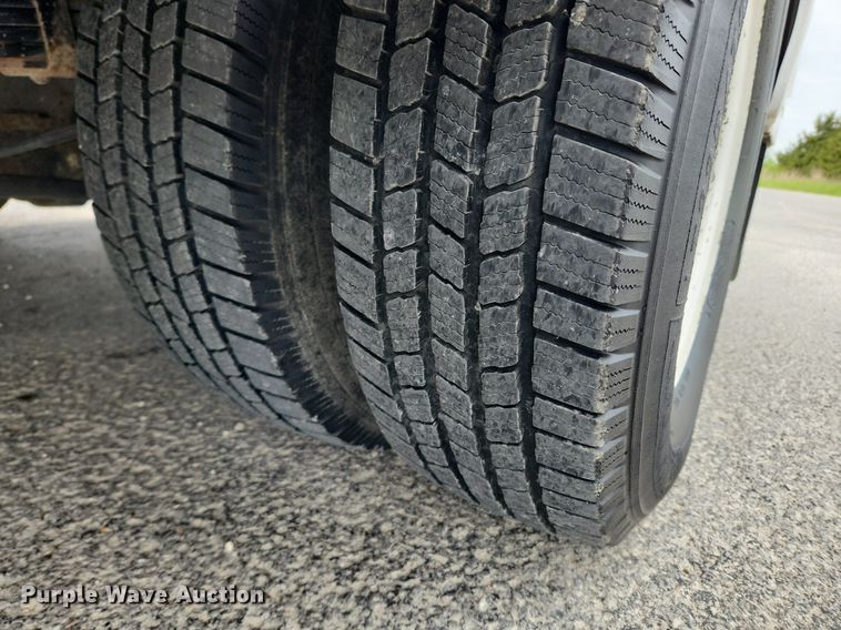 image for item MW9764 2011 Ford E350 Super Duty  utility van