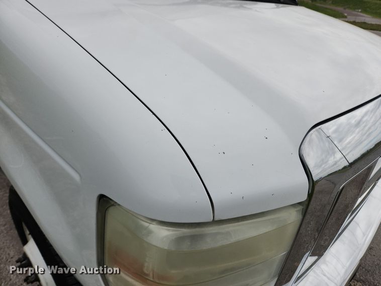 image for item MW9764 2011 Ford E350 Super Duty  utility van