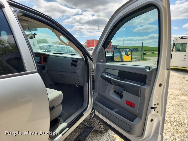 image for item MW9766 2008 Dodge Ram 3500HD  Mega Cab pickup truck