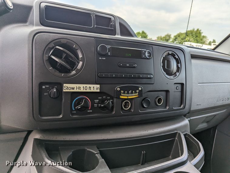 image for item MX9290 2010 Ford E350 Super Duty  van with bucket lift