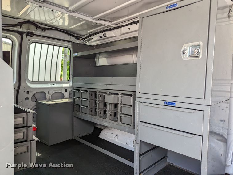 image for item MX9290 2010 Ford E350 Super Duty  van with bucket lift