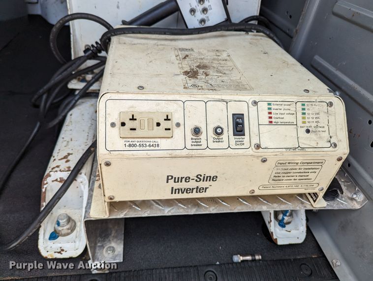 image for item MX9290 2010 Ford E350 Super Duty  van with bucket lift