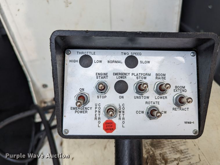 image for item MX9290 2010 Ford E350 Super Duty  van with bucket lift