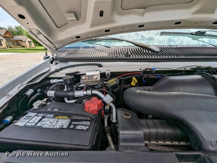 image for item MX9290 2010 Ford E350 Super Duty  van with bucket lift