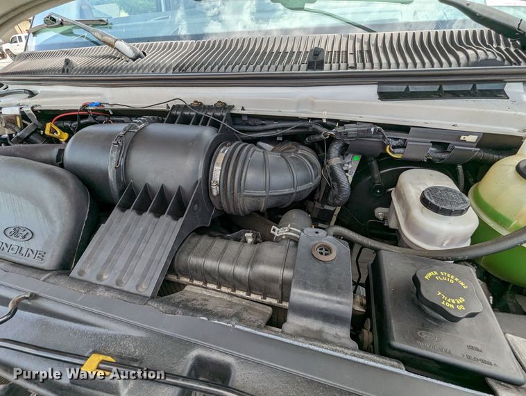 image for item MX9290 2010 Ford E350 Super Duty  van with bucket lift