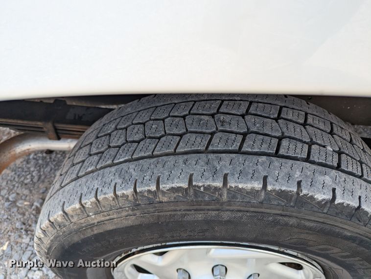 image for item MX9290 2010 Ford E350 Super Duty  van with bucket lift