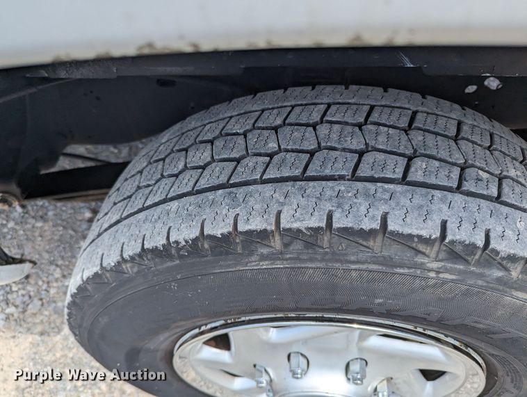 image for item MX9290 2010 Ford E350 Super Duty  van with bucket lift