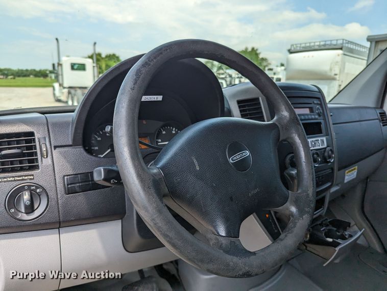 image for item MX9291 2011 Freightliner Sprinter  van