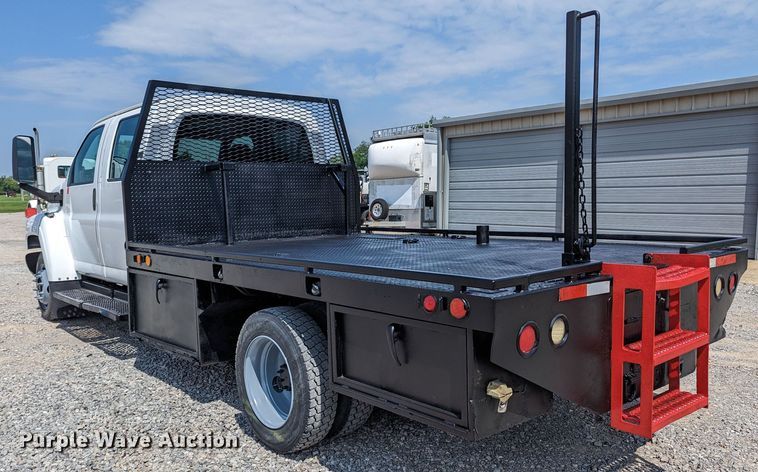 image for item MX9292 2008 Chevrolet C4500  Crew Cab flatbed truck