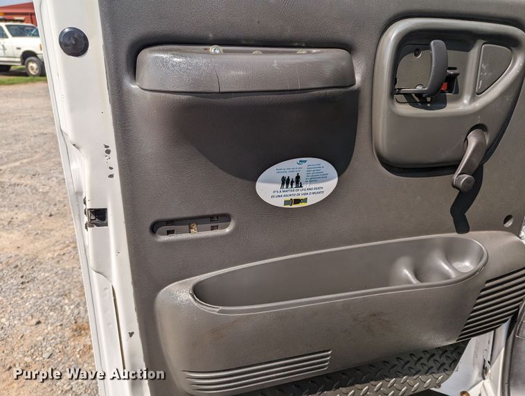 image for item MX9292 2008 Chevrolet C4500  Crew Cab flatbed truck