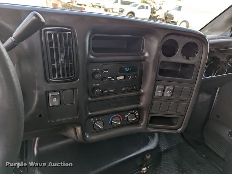 image for item MX9292 2008 Chevrolet C4500  Crew Cab flatbed truck