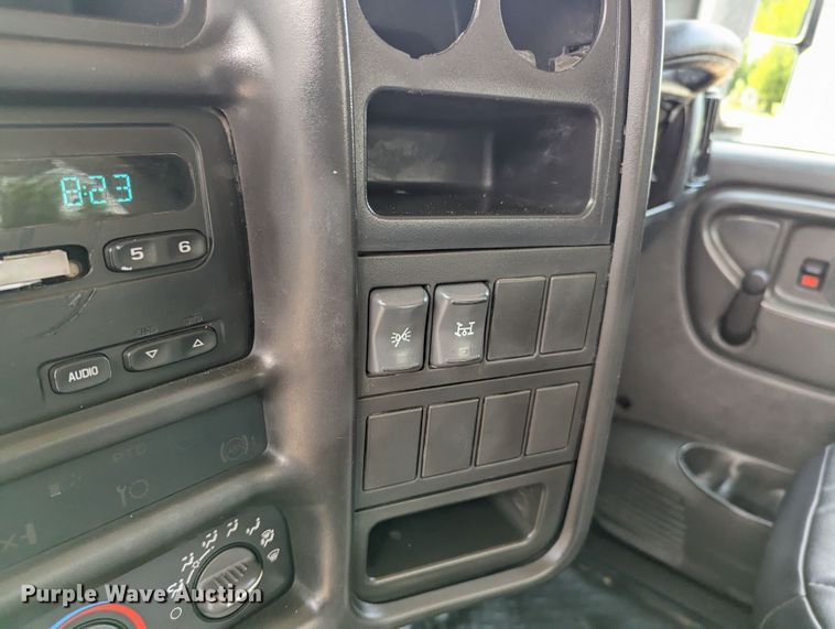 image for item MX9292 2008 Chevrolet C4500  Crew Cab flatbed truck