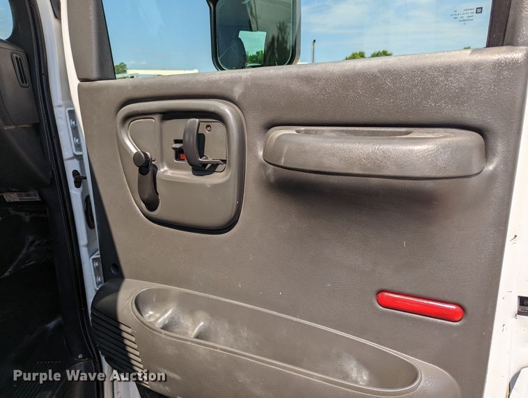 image for item MX9292 2008 Chevrolet C4500  Crew Cab flatbed truck