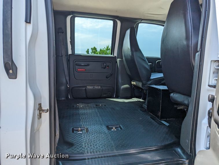 image for item MX9292 2008 Chevrolet C4500  Crew Cab flatbed truck