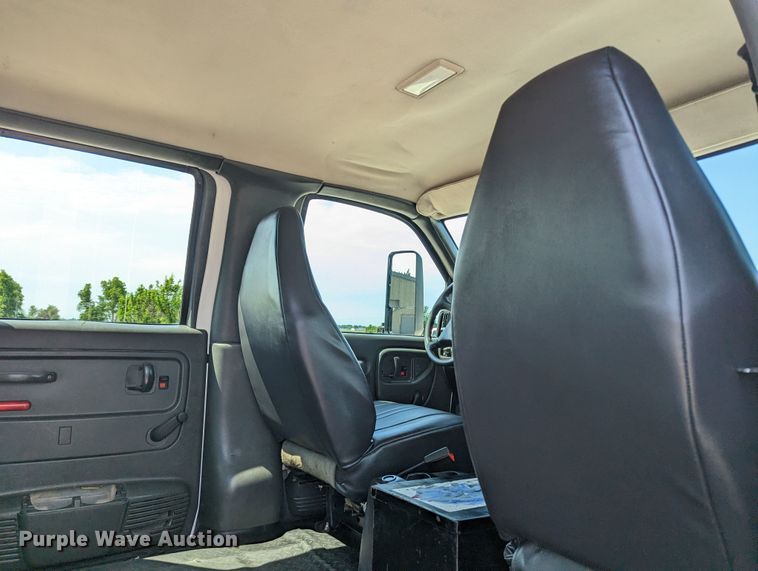 image for item MX9292 2008 Chevrolet C4500  Crew Cab flatbed truck