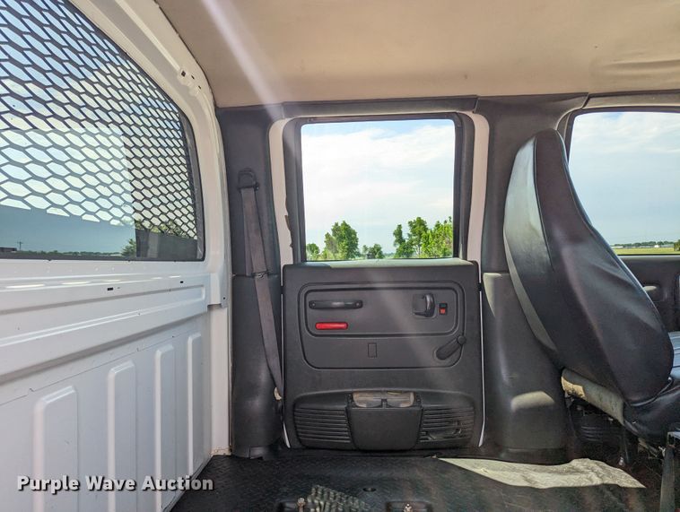 image for item MX9292 2008 Chevrolet C4500  Crew Cab flatbed truck