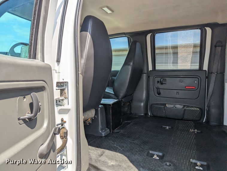 image for item MX9292 2008 Chevrolet C4500  Crew Cab flatbed truck