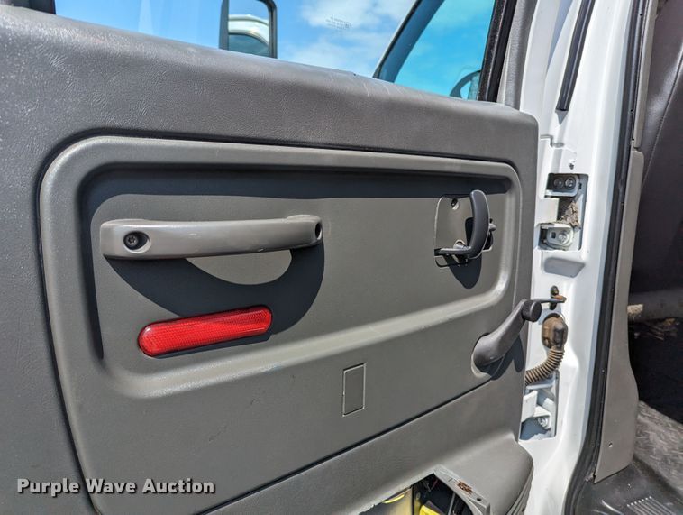 image for item MX9292 2008 Chevrolet C4500  Crew Cab flatbed truck