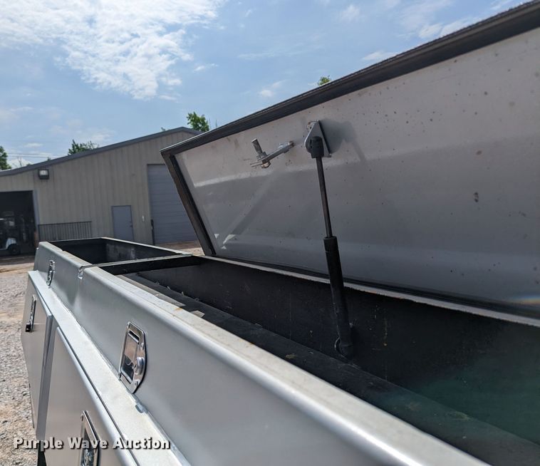 image for item MX9293 2018 Ford  F350 Super Duty  Crew Cab utility bed pickup truck