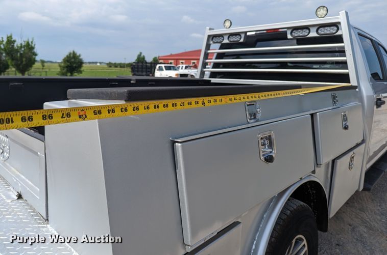 image for item MX9293 2018 Ford  F350 Super Duty  Crew Cab utility bed pickup truck