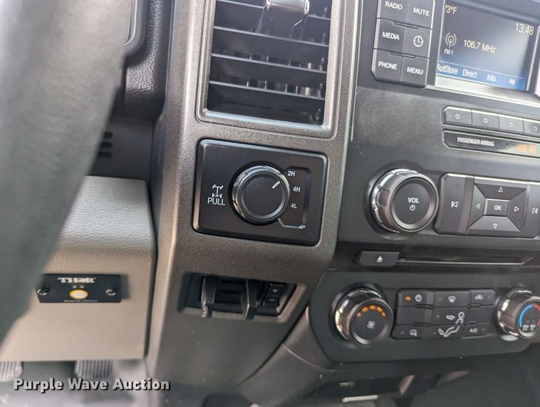 image for item MX9293 2018 Ford  F350 Super Duty  Crew Cab utility bed pickup truck