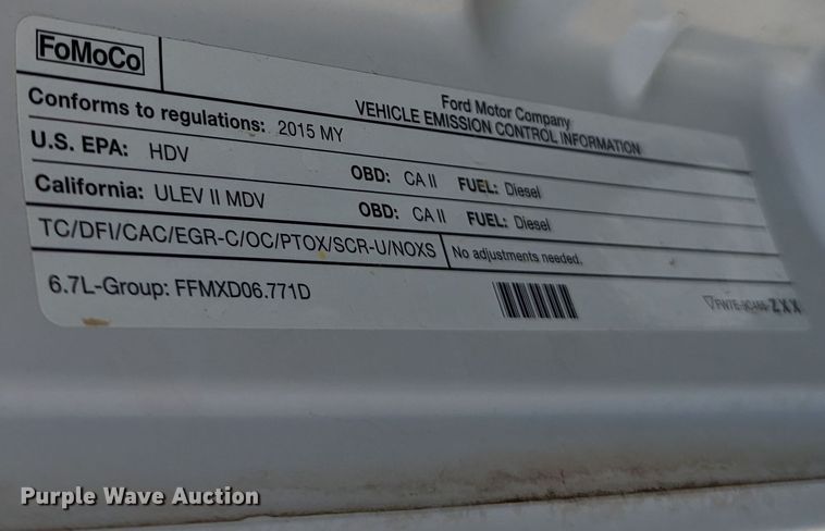 image for item MX9294 2015 Ford F350 Super Duty  Crew Cab pickup truck cab and chassis