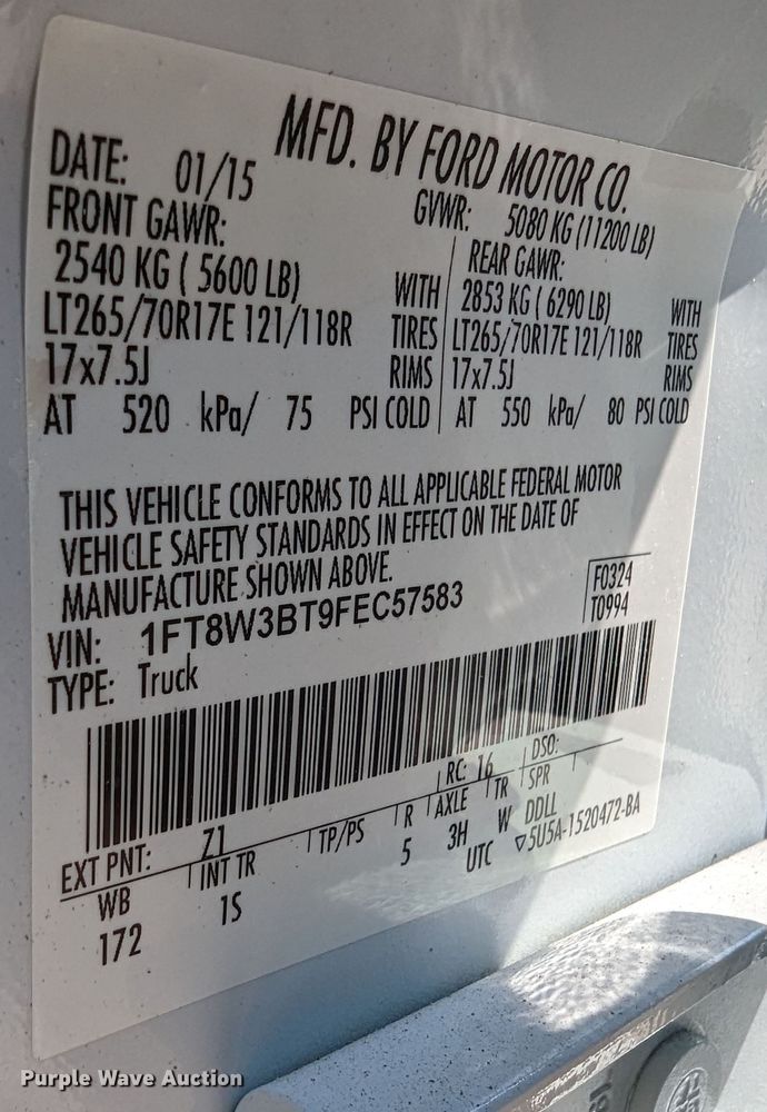 image for item MX9294 2015 Ford F350 Super Duty  Crew Cab pickup truck cab and chassis