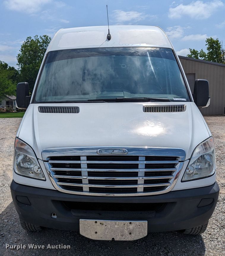 image for item MX9295 2011 Freightliner Sprinter  van