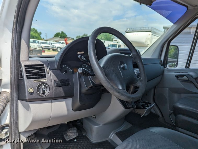 image for item MX9295 2011 Freightliner Sprinter  van