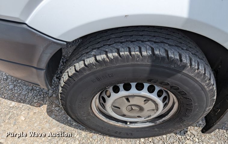 image for item MX9295 2011 Freightliner Sprinter  van