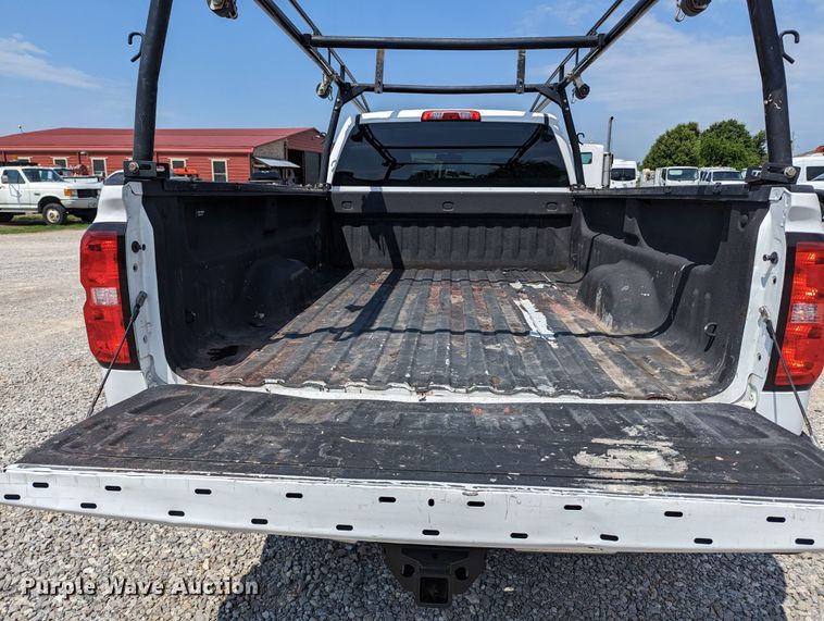 image for item MX9297 2015 Chevrolet 2500HD  Crew Cab pickup truck