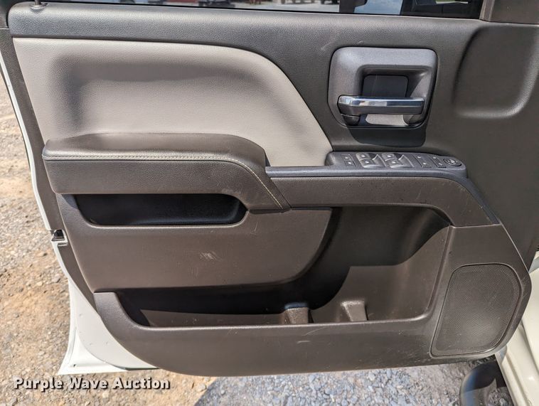 image for item MX9297 2015 Chevrolet 2500HD  Crew Cab pickup truck