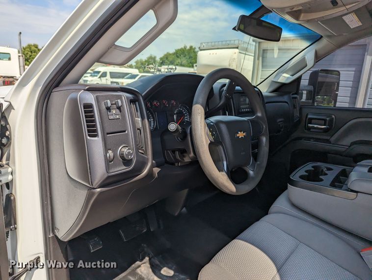 image for item MX9297 2015 Chevrolet 2500HD  Crew Cab pickup truck