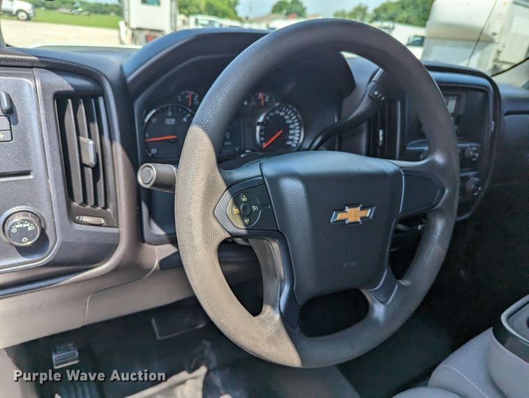 image for item MX9297 2015 Chevrolet 2500HD  Crew Cab pickup truck